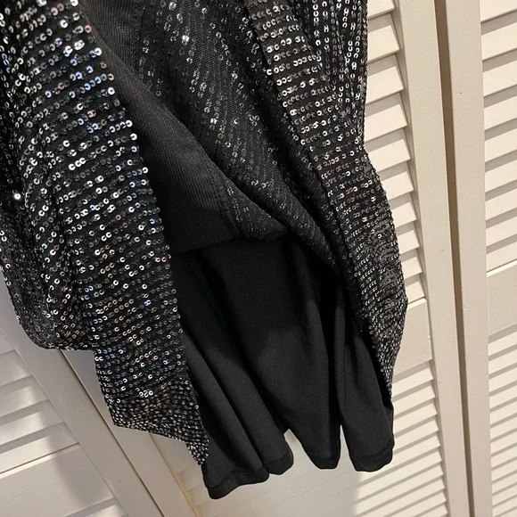 Shawhuwa Women's Fashion V Neck Sequin Strappy Flowy Tank - Picture 8 of 10